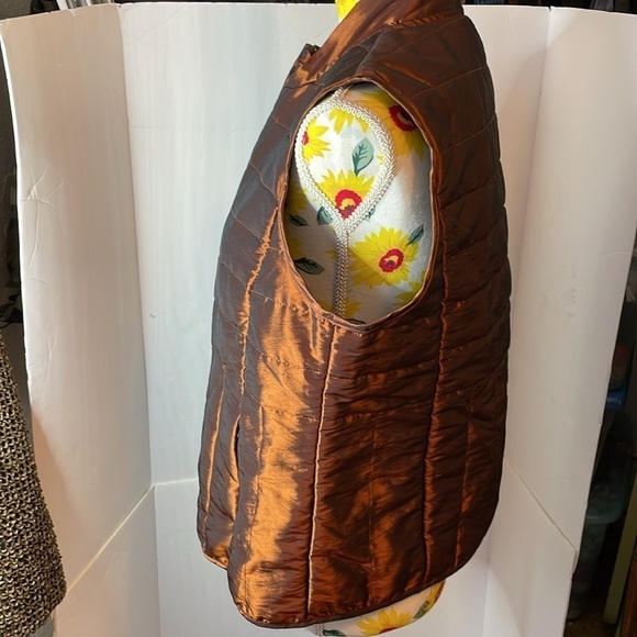 Relativity Brand ~ Lightweight and Warm Zip Up Shiny Vest - Picture 5 of 11